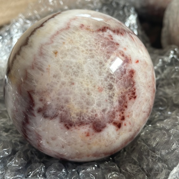 Beautiful XXL Pork Stone (Dali Jasper) Banded Calcite Sphere - Picture 9 of 10